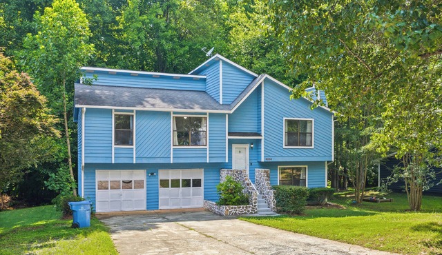 Family-Friendly 4BR Home in Mint Hill – Safe, Spacious & Serene!