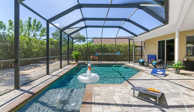 Family-Friendly 4BR Home in Dunedin: Saltwater Pool, Bunk Room, Near MLB Spring Training & Beaches!