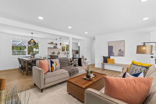 Family-Friendly 4BR Home with AC and Yard Near Airport