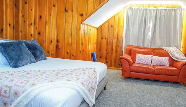 Family-Friendly 4BR – Spacious, Comfortable & Work-Ready