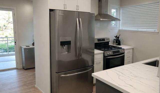 Family-Friendly 4BR Gated Residence in Prime Hollywood with Free Parking