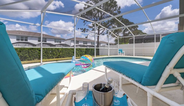 Family-Friendly 5 Bedrooms, with Games Room/Pool Heat Included