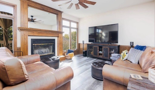 Family Friendly 5 BR Home with Hot Tub & Game Room