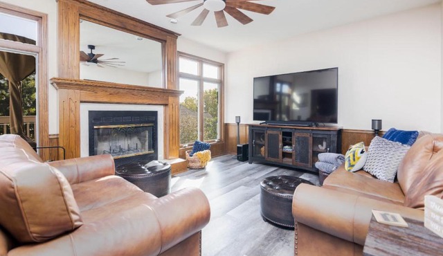 Family Friendly 5 BR Home with Hot Tub & Game Room