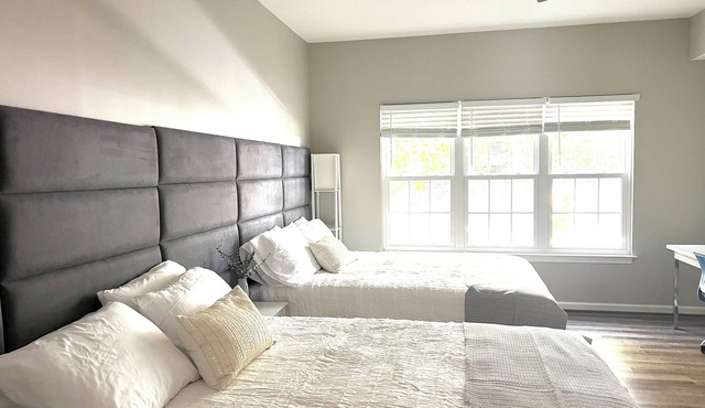 Family friendly 5 bedroom home within Walking distance To CNU