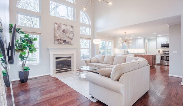 Family Friendly 5B w/EV Level 2 Charging & Close to Trails, I-71, Mason