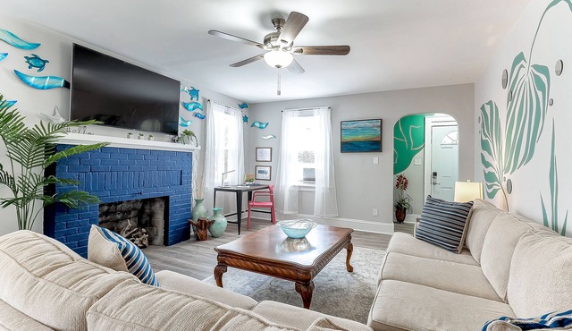 Family-Friendly 5BR Beach Home Dogs OK Sleeps 10