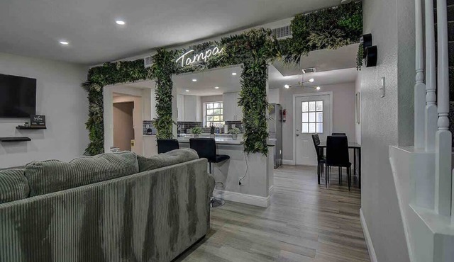 Family Friendly 5BR Tampa Home 10Min To Downtown