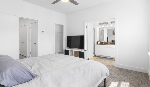 Family Friendly accommodations for 8. Close to PARC stadium