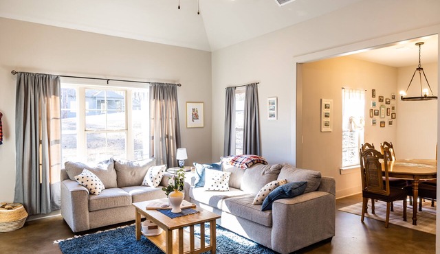 Family Friendly Americana Living at Cabin America on Lake Martin