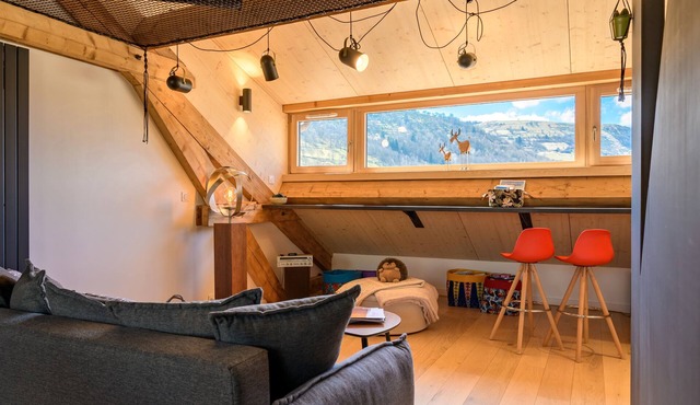Family-Friendly Apartment 'Sous le Toit de Marie et Jean' with Wi-Fi