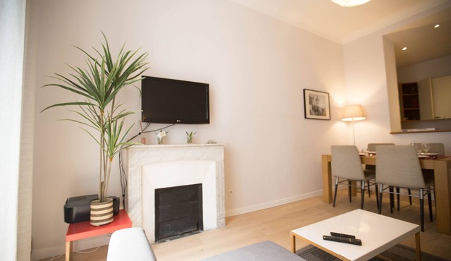 Family-friendly apartment in an authentic neighborhood and its open market