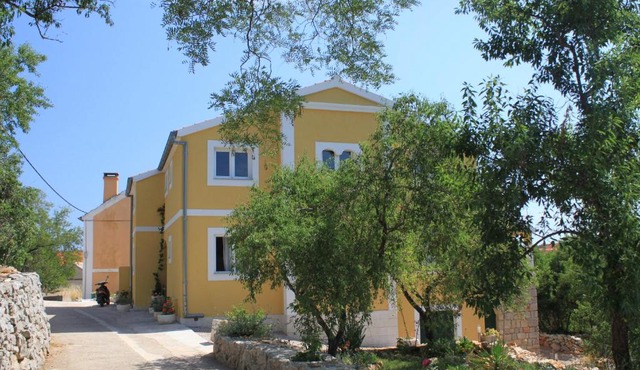 Family friendly apartments with a swimming pool Sali, Dugi otok - 8083