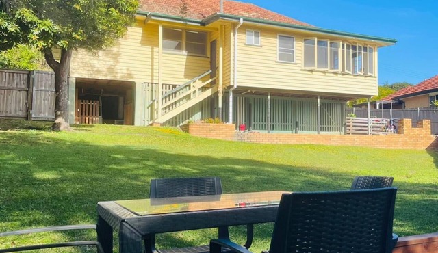 Family-Friendly Home, Walk to Schools & Shops