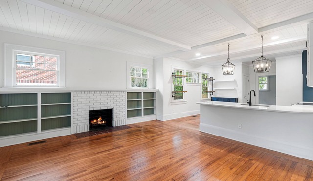 Family-Friendly Avondale Home w/Spa Bath & Yard