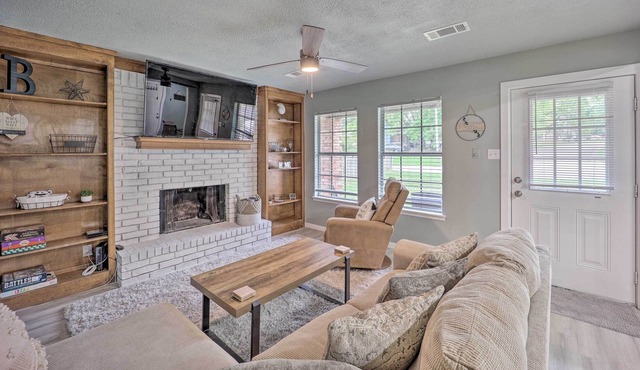 Family-Friendly Barling Retreat: Yard & Deck!