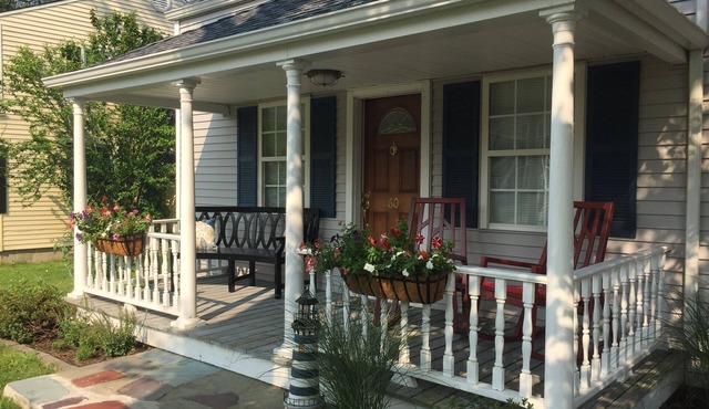 Family Friendly, Beach Themed Cottage - Chalker Beach