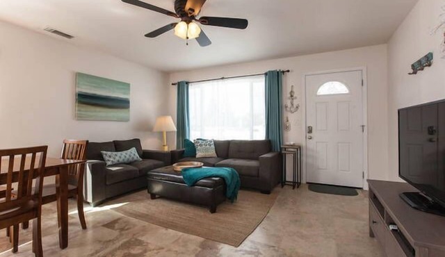 Family Friendly Beach House - Rare Central Air Conditioning, Close to Town/Beach