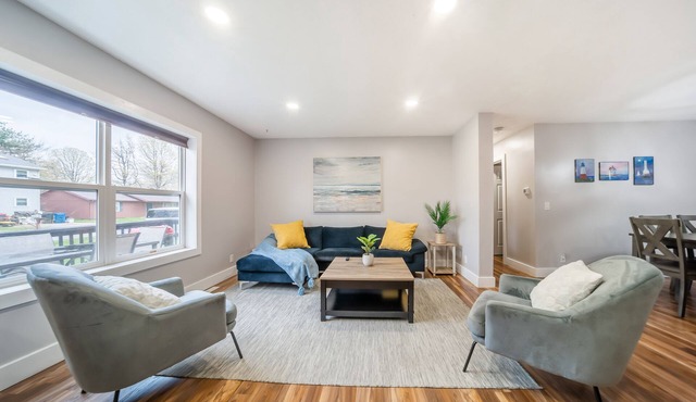 Family-Friendly Beach Getaway by Lake Erie, Beaches with King Bed