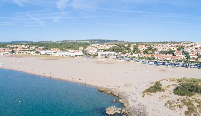 Family-Friendly Beachfront Serenity: Cozy Units w/Kitchen & Sea Views