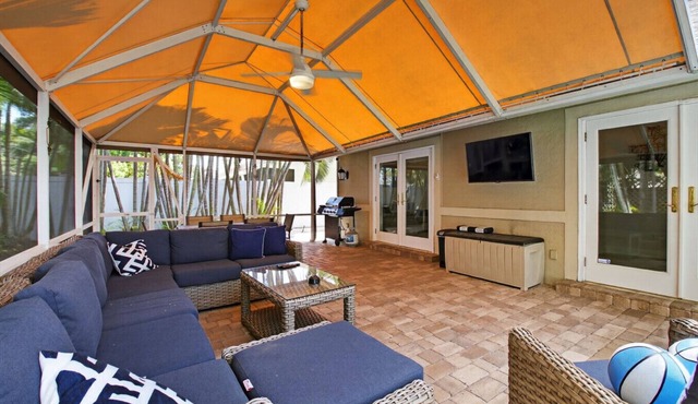 Family-Friendly Boca Gem: 4BR/3BA w/Heated Pool & Sauna
