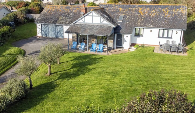 Family-Friendly Bungalow Near Thurlestone Beach