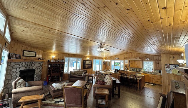 Family-Friendly Cottage with all the Amenities You Need!