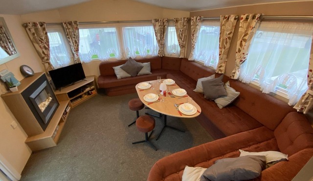 Family-friendly Caravans With On-site Pool and Entertainment