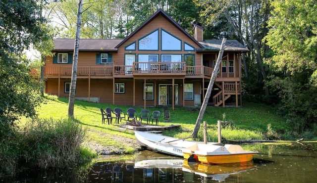 Family-Friendly Cabin Rental on a Private Lake near Wisconsin Dells