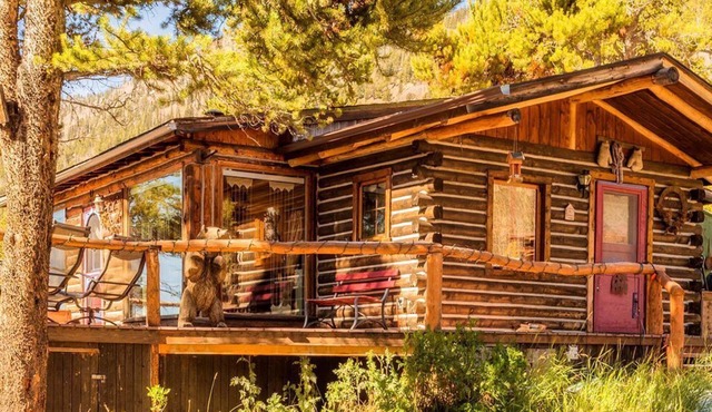 Family-Friendly Cabin Rental with Wood-Burning Fireplace in the Rocky Mountains, Colorado