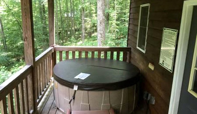 Family-Friendly Cabin with Private Hot Tub near Charlotte, North Carolina