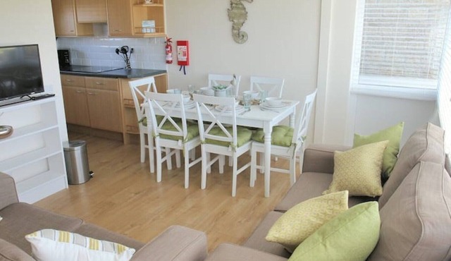 Family Friendly Chalet, A Stone's Throw from the Sea
