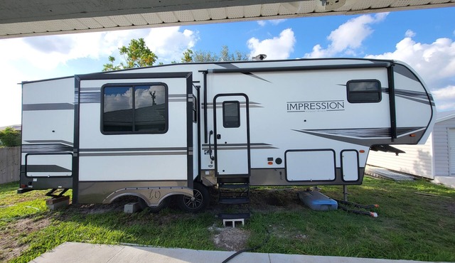 Family Friendly-Chill Rv with múltiple sleeping arrangements!