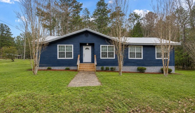 Family-Friendly Chatom Stay Near Golf Course