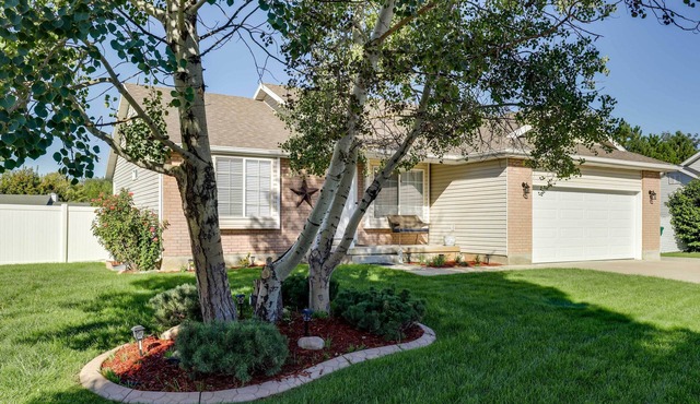 Family-Friendly Clearfield Home w/Hot Tub!