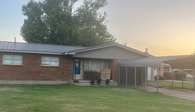 Family Friendly, close to golf course.