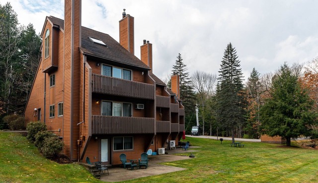 Family-friendly condo with amenities minutes from StoryLand & ski mountains!