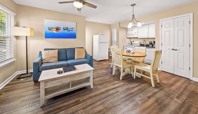 Family Friendly Condo with Golf, Pools & River Access!