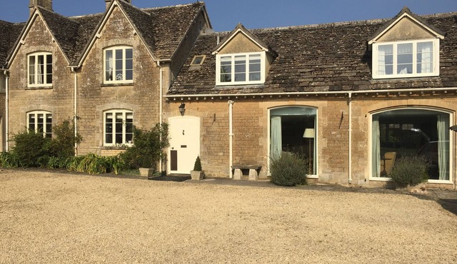 Family friendly Cotswold retreat, full of character, local attractions close by