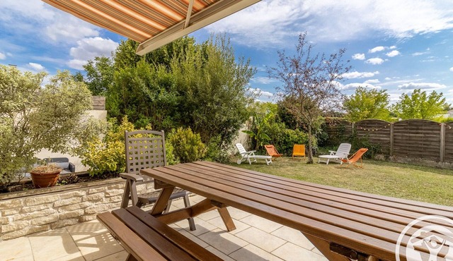 Family-Friendly Cottage Near the Oriental Park and Puy du Fou with Garden and Modern Amenities