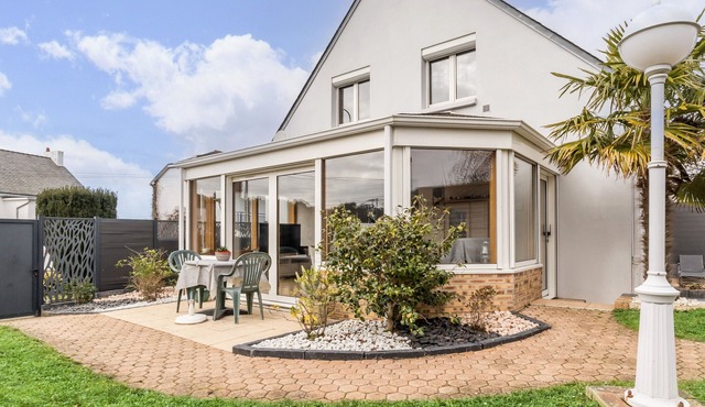 Family-Friendly Cottage with Garden, Terrace & WiFi in La Baule