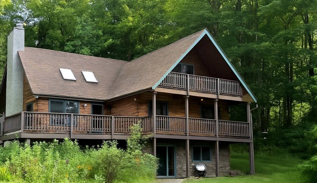 Family Friendly Cottage Complex for Glamping in Pennsylvania