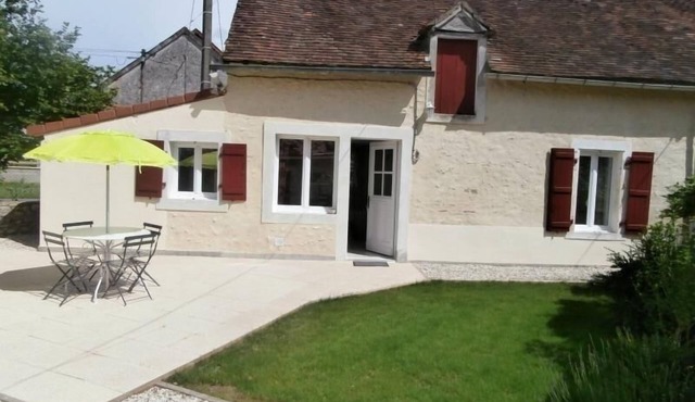 Family-Friendly Cottage in Brenne Park with Bikes, BBQ & Near Lake!
