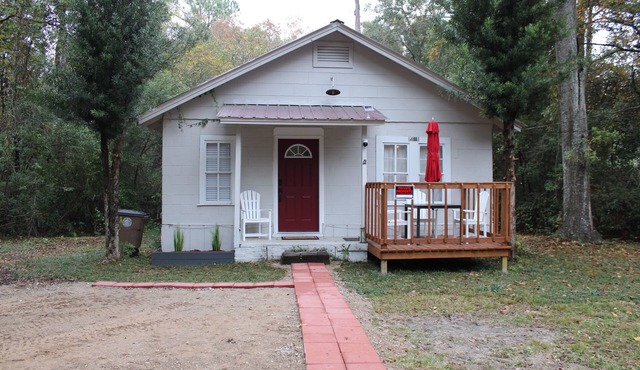 Family friendly cottage w/firepit for roasting marshmallows with the kiddos
