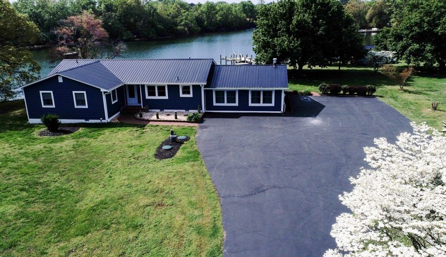 FAMILY FRIENDLY CREEKSIDE GETAWAY - HIDEAWAY AND ENJOY THE FAMILY MOMENTS