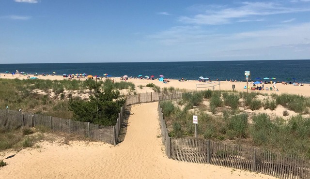 Family friendly-Direct Ocean Front 3 Bedrooms-2 full baths