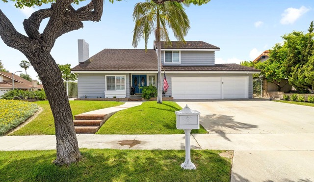 Family Friendly Disney Retreat with a Pool!