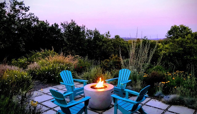 Family-Friendly Dry Creek Valley Retreat w/Amazing Views <15 Minutes To Square