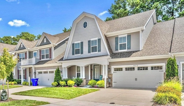 Family-Friendly Escape 4BRr ,3.5 Bath – Pool, Playground, Beach Shuttle!