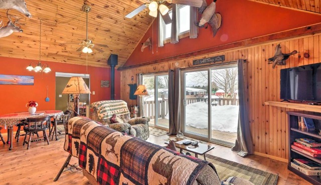 Family-Friendly Espyville Cottage Near Lake!